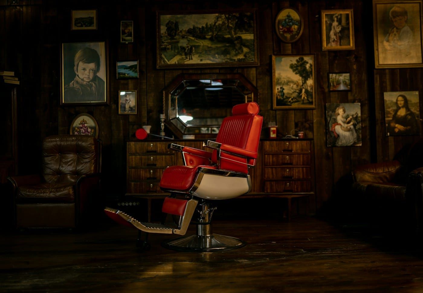 Ambiente com cadeira vintage (foto ilustrativa)