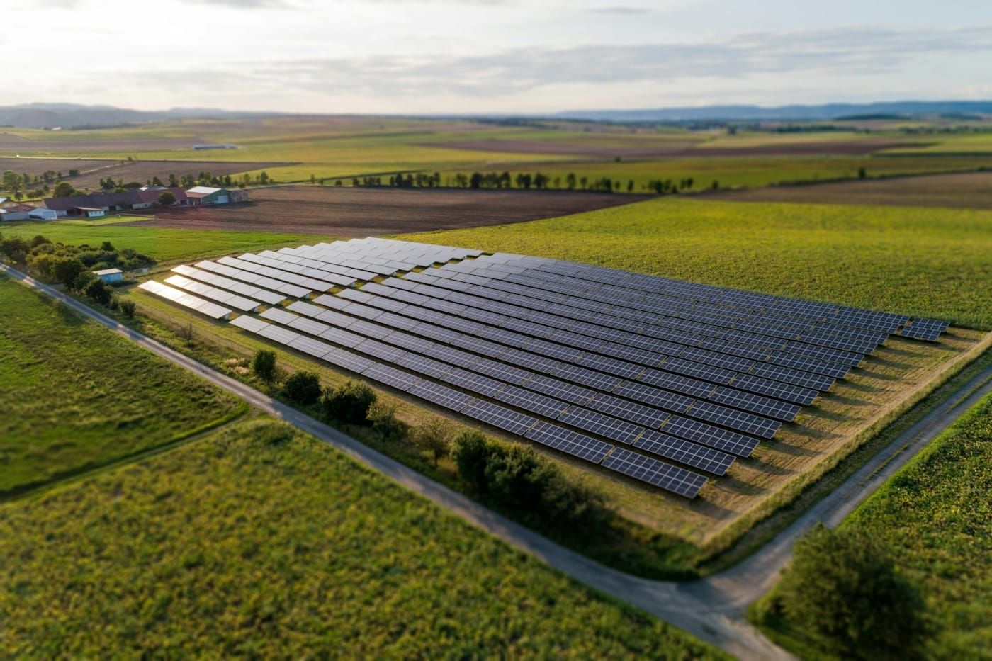 Usina solar em área rural (foto ilustrativa)